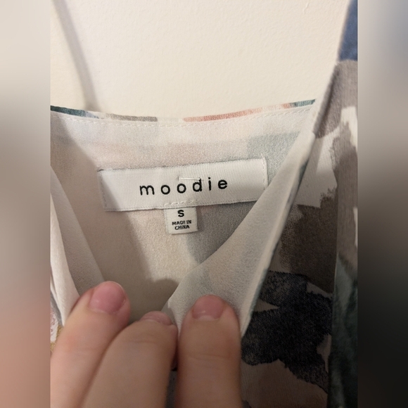 Dress - Picture 2 of 4